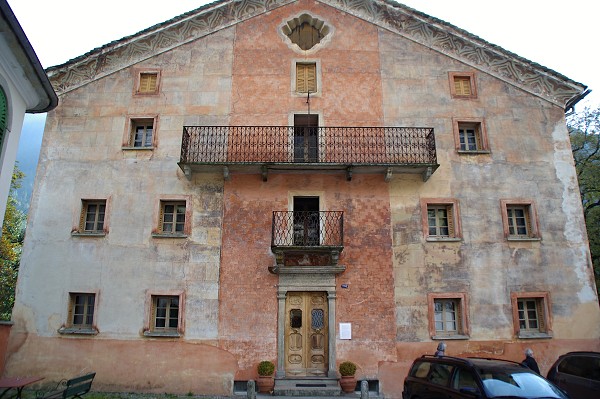 Fassade Castelmur