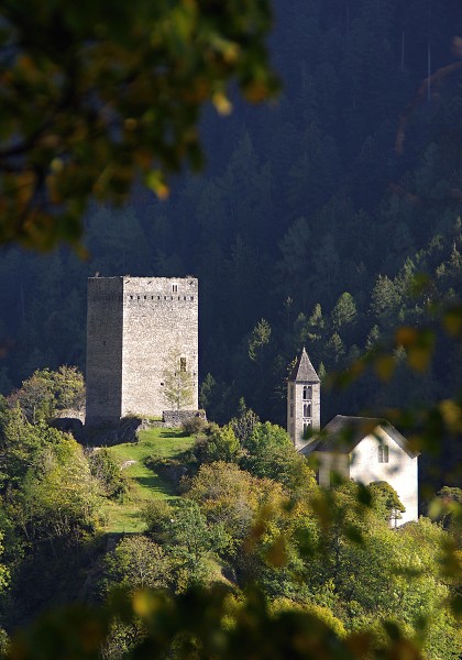 Turm und Kirche