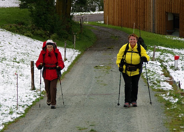 Elsbeth & Brigitte beim Wandern