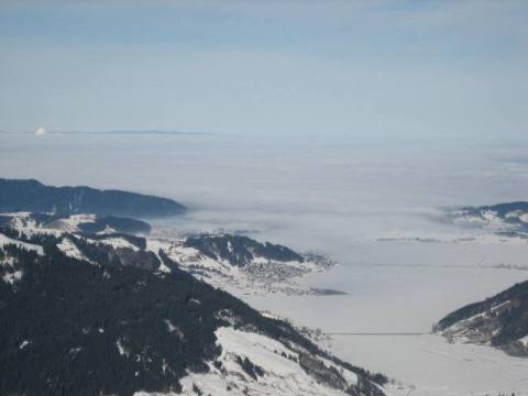 Blick auf den Sihlsee und das Nebelmeer