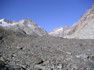 Geröll auf dem Gletscher