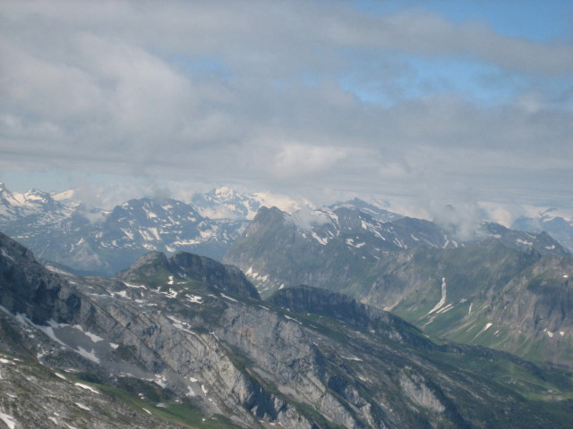 Zindlenspitz13, Glarner und Schwyzer Gipfel