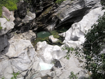 Schlucht der Maggia bei Ponte Brolla