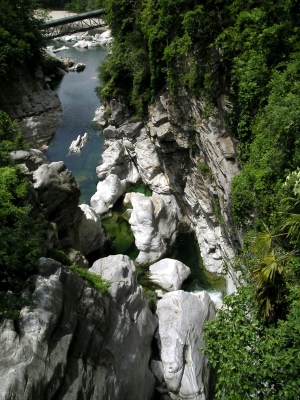 Badeplatz in der Schlucht der Maggia bei Ponte Brolla