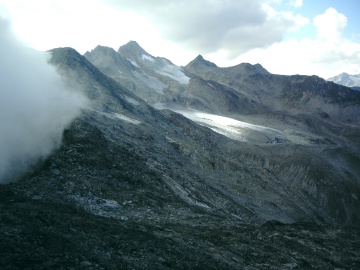 Nebel am Ronggergrat, Hühnersstock, Witenwaserenstock, und die Leckihörner 